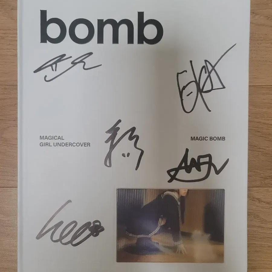 Eyelet Autographed Album Full Composition Illit Bomb Sign