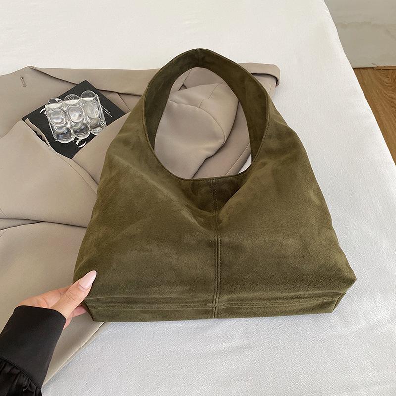 Large capacity commuter bag women's autumn new fashion retro shoulder bag casual underarm matte tote bag