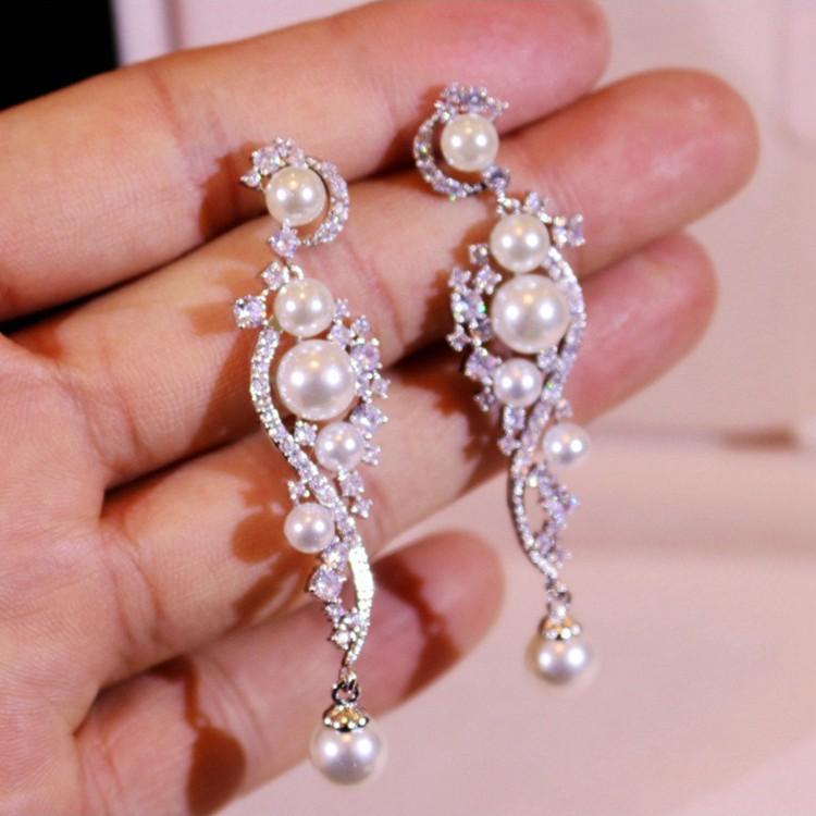 Super Flash Diamond-set Geometric Pearl Stud Earrings Retro Light Luxury Earrings Fashionable and Elegant Temperament Earrings Women