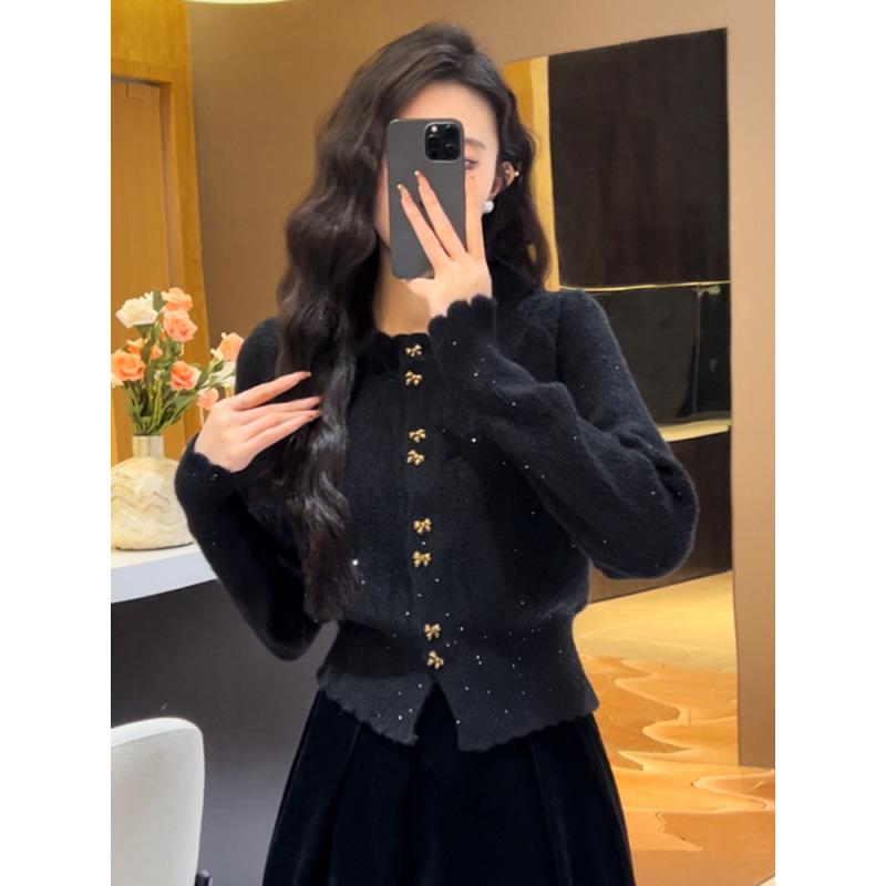 2024 Spring/Autumn Korean Design Battle Robe Red Sweater: Slimming, Stylish Knitted Cardigan