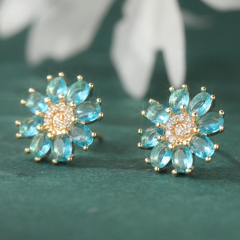 Daisy Pattern Synthetic Zirconia Stud Earrings for Women Exquisite Golden Plated Wedding Party Jewelry Accessories Gifts