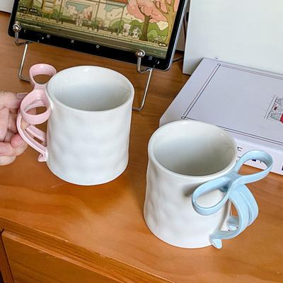 Keramik-Kaffeetasse, elegante Teetasse für Frauen, festliche Schleife, Trinkbecher mit Bandgriff, Heiß-/Kalttrinkbecher, Geschenke zum Valentinstag und Geburtstag