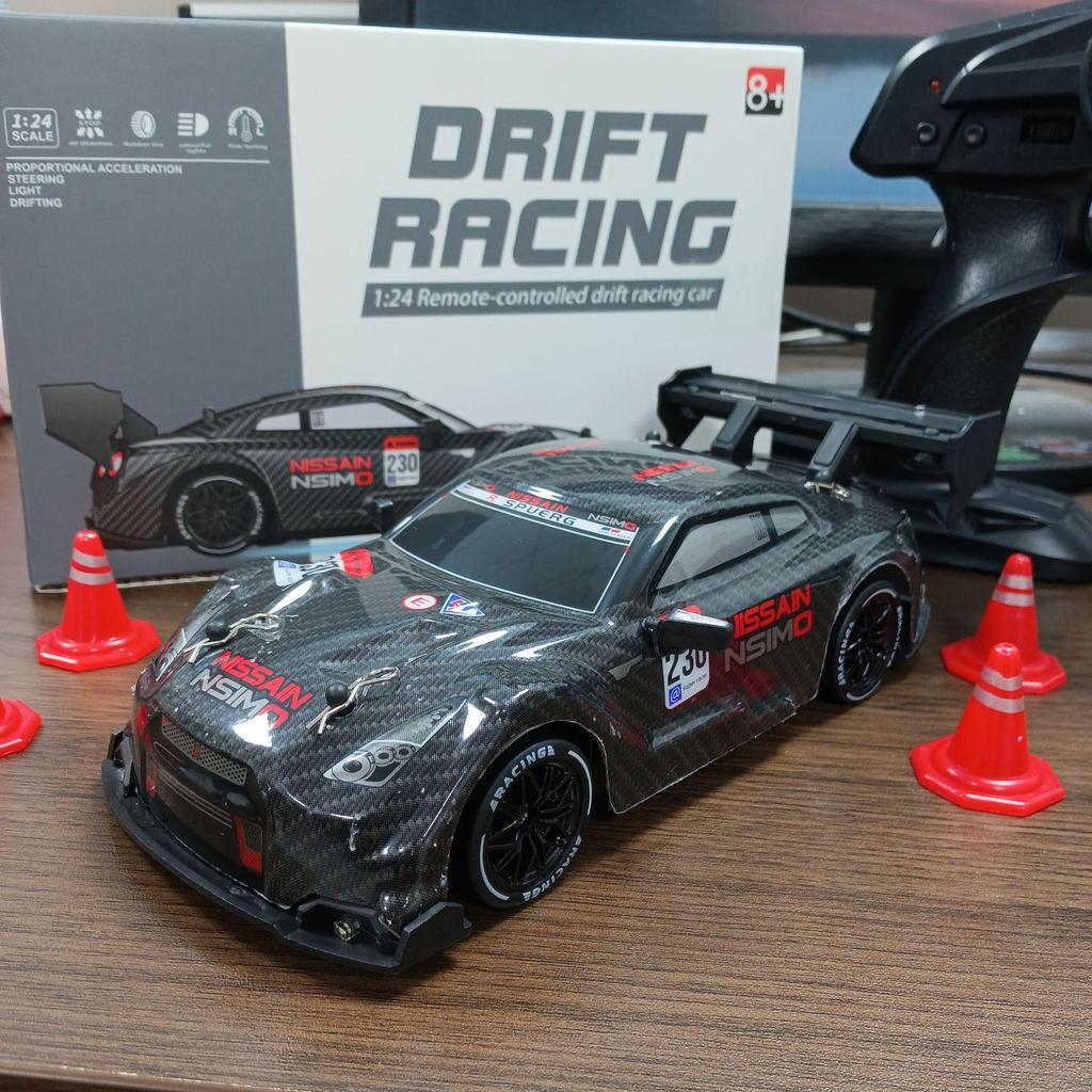 High-Speed 4WD RC Drift Car with Lights - Remote Control Racing Model