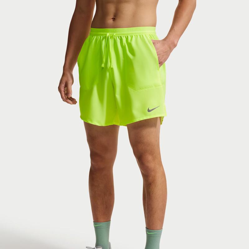 Nike Men s Casual Woven Shorts L
