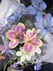 Grădina lui Monet Flori Artificiale Mov: Aranjament Decorativ pentru Fotografii și Vitrine.