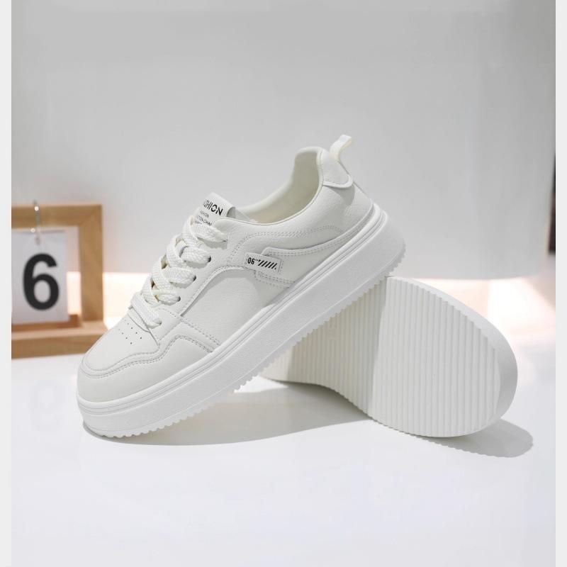 Fashion and simple platform white shoes women's 2025 new versatile, lightweight and breathable college style sports and leisure board shoes
