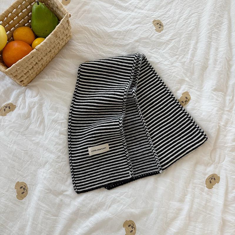 Chic Korean Style Black & White Wool Pinstripe Scarf: Elegant Autumn/Winter Neck Warmer