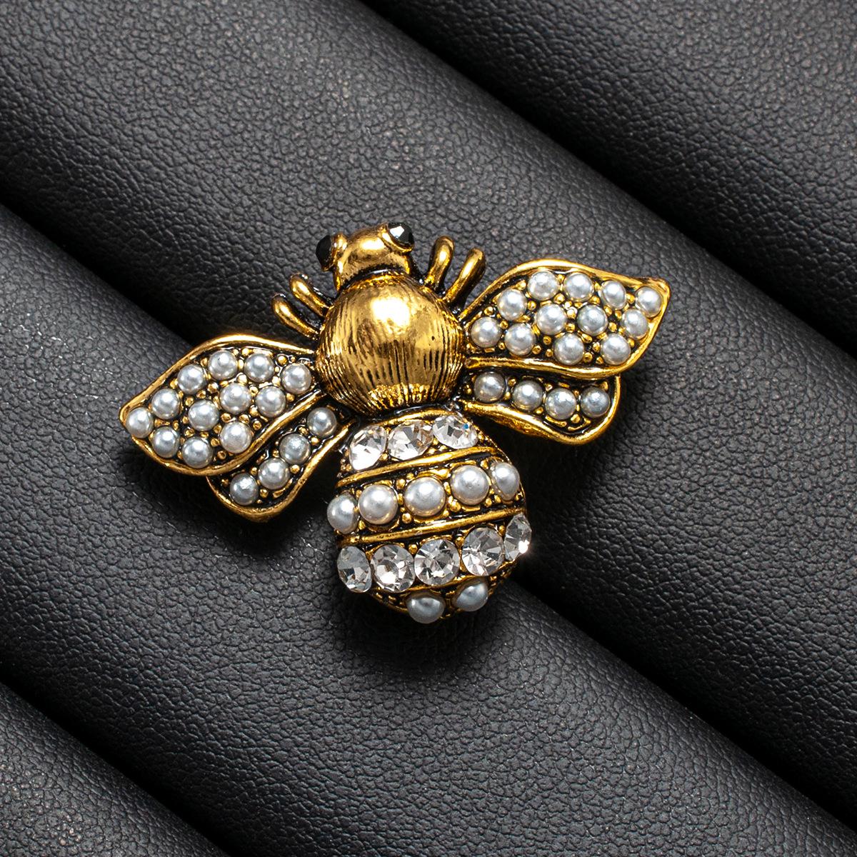 Vintage Rhinestone Bee Brooch - Versatile Insect Suit & Dress Pin Fashion Accessory