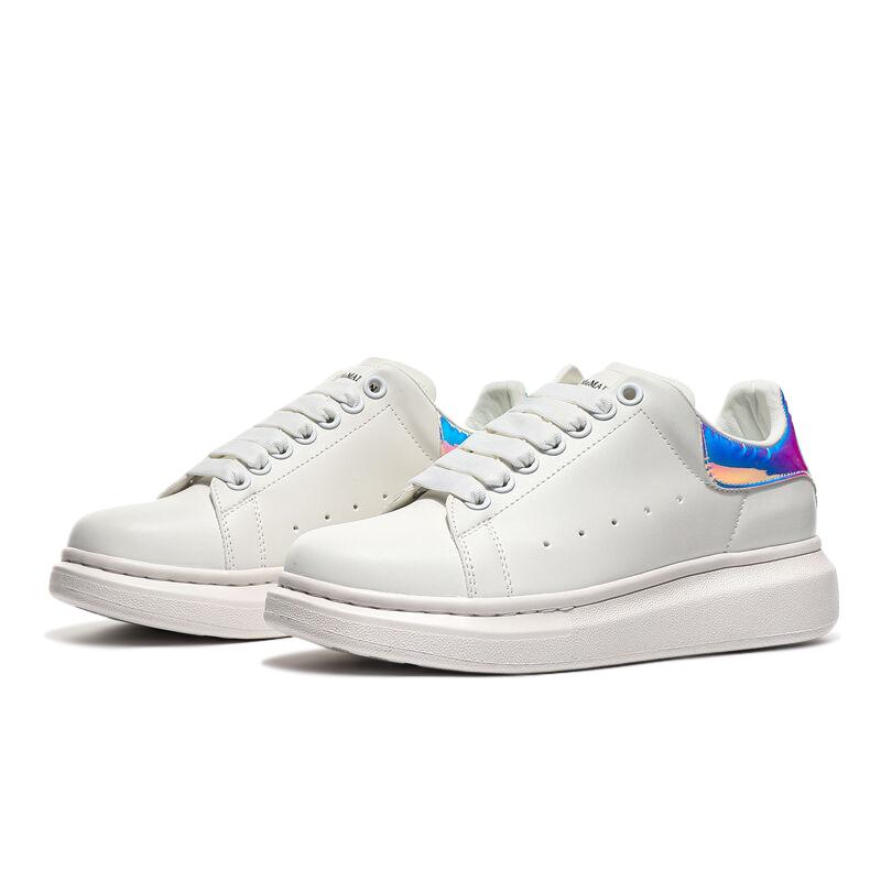 Fashionable and comfortable best-selling versatile fashion sports shoes with soft sole height-enhancing casual.