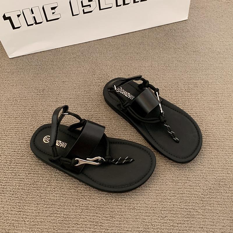Niche flat toe sandals women's shoes summer fashion design sense fashion summer beach shoes Roman cool slippers