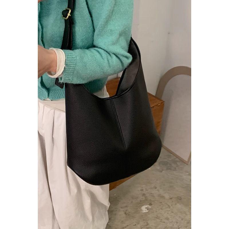 

Korean Fashion 2025 Large Capacity Mother-Daughter Tote: Versatile Shoulder Bag