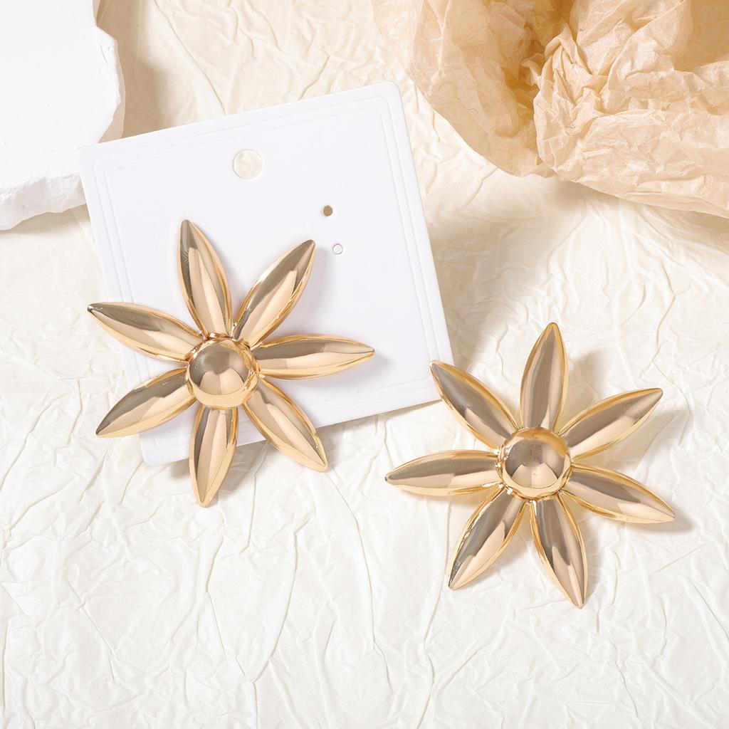 European and American Simple Fashion Retro Cold Wind Metal Texture Flower Sunflower Exaggerated Versatile Stud Earrings Women's Models