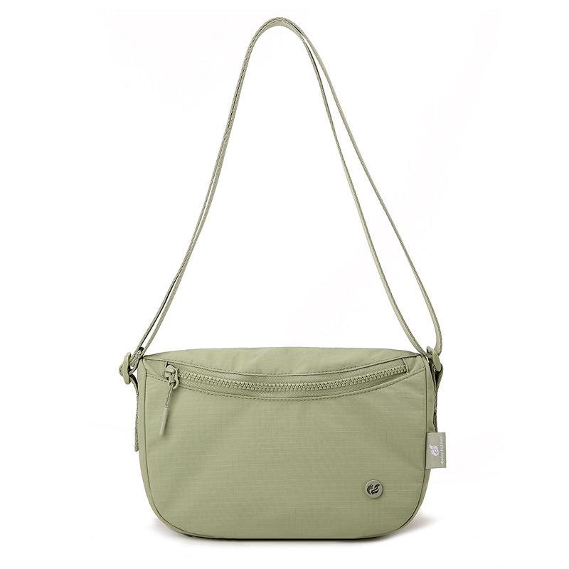 

Colorful Fox new Korean version ultra-light nylon anti-splashing single shoulder oblique span bag commuter versatile simple bag
