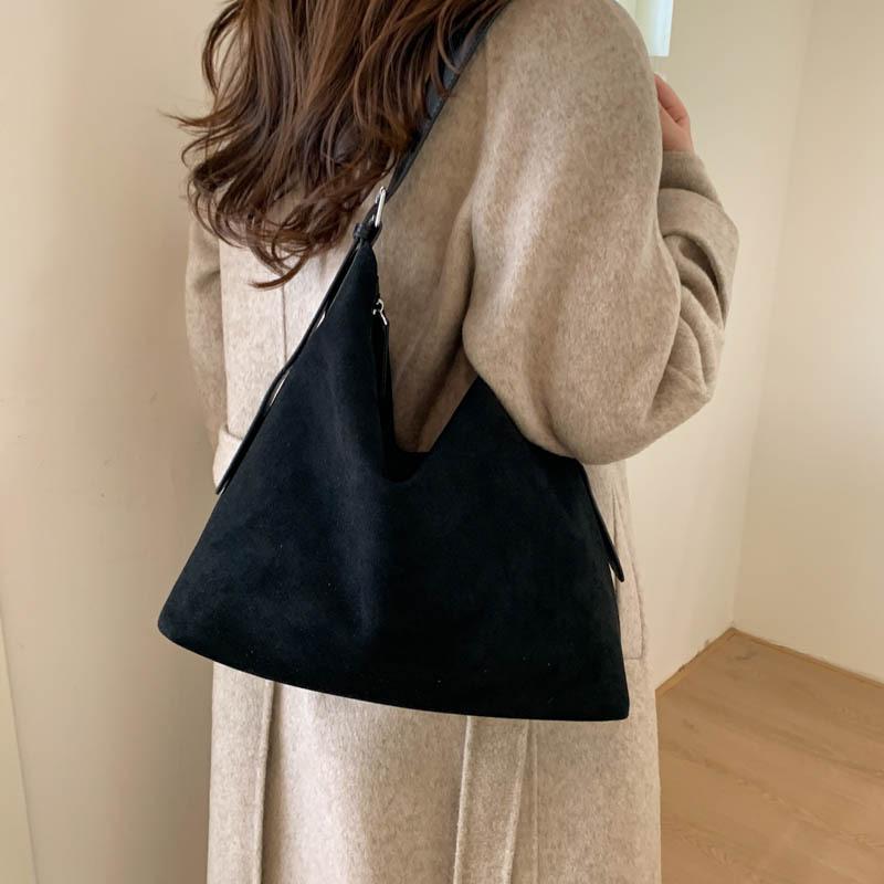 This year's popular bag women's large-capacity 2025 new autumn and winter versatile retro shoulder messenger bag bucket bag