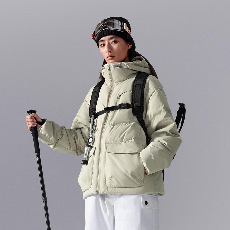 Li Ning CF Suo Red Velvet Jacket Hot Pot Down Waterproof Solid Color Zipper Hooded Cold Resistant Warm Comfortable Soft Short Down Coat AYMU215-1