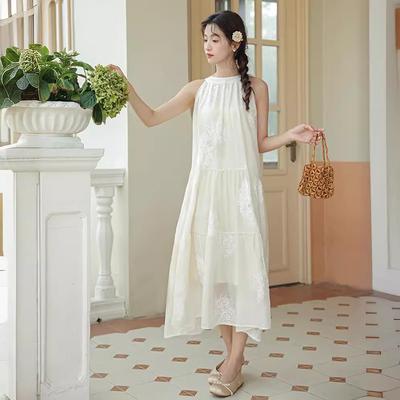 Design Sense Retro Texture Sense Flower Embroidery Sleeveless Neck Temperament Long Dress Vacation Style Dress