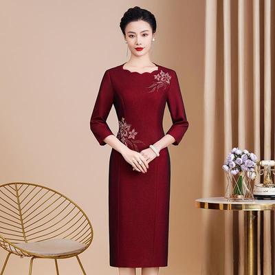 Robe Qipao Xi Popo 2024 Élégante Robe de Mariée pour Femmes d'Âge Moyen - Tenue Haut de Gamme Polyvalente pour Banquets et Occasions.