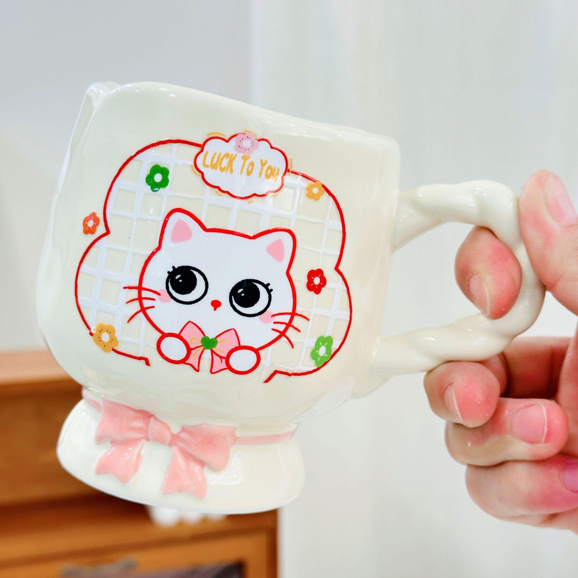 

Подглазурная цветная чашка для кофе с рельефным рисунком мелких цветов, защита от ожогов, в стиле инс, высокая ценность, керамическая чашка, женская портативная чашка для завтрака, подарочная коробка 380ML