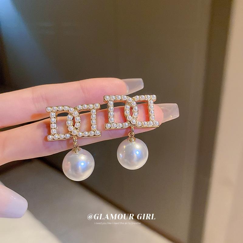 Pearl diamond geometric long earrings French fashion design stud earrings Internet celebrity earrings women