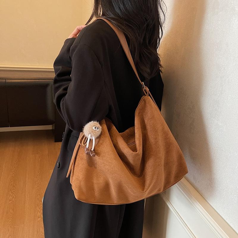 Suede Bag Women's Large Capacity 2025 New Autumn and Winter Matte Retro Messenger Bag Casual Commuter Tote Bag