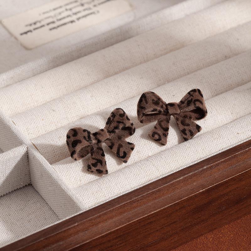 Винтажные серьги-гвоздики Maillard Bow с леопардовым принтом Винтажные серьги Spice Girl Легкая роскошь Премиум Универсальные серьги
