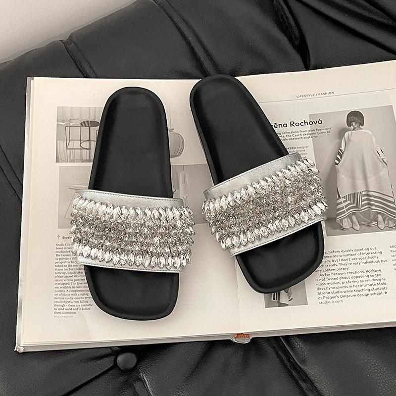 Fashion versatile casual exquisite rhinestone thick-soled one-word slippers women's summer retro temperament open-toed flat-bottomed cool slippers