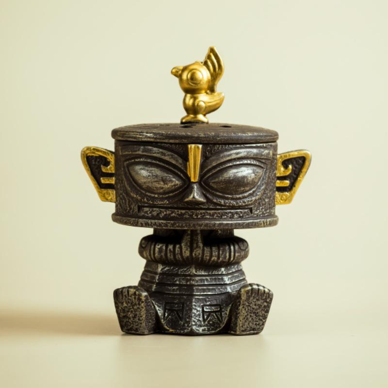 Sanxingdui Incense Burner Ornament: Vertical-Eyed Mask God Figure, Cultural Souvenir and Creative Incense Plate
