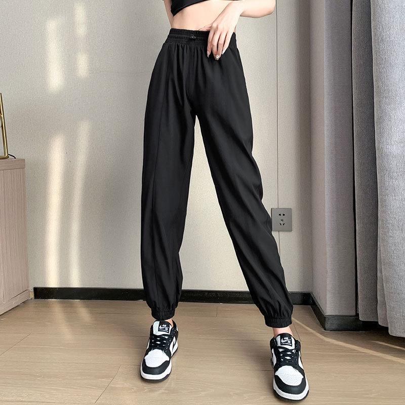 Women's Quick-Dry Yoga Set: Short Sleeve & Pants with Chest Pad for Summer 2025 Morning Runs