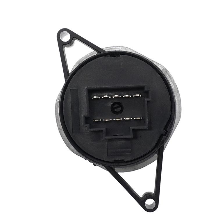 A0015453304: Mercedes-Benz Truck Headlight Control & Turn Signal Switch Accessory