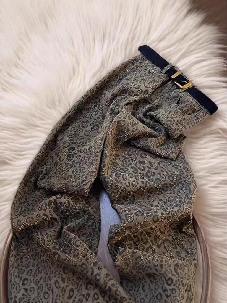 Jeans Feminino Tendência 2026 Cintura Alta Perna Larga Estampa de Leopardo