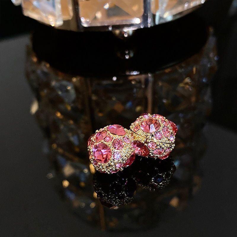 Trendy Korean Magnetic Ear Clips: Painless, Elegant No-Pierce Diamond Design for Women