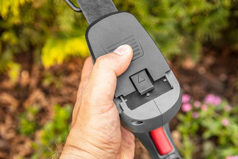 3-in-1 18V GRASS TRIMMER WITHOUT BATTERY - T 58GE119