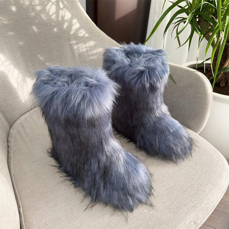 New Winter Fur Onepiece Raccoon Fur Female Snow Boots Fur Shoes Outdoor Mid Leg Boots