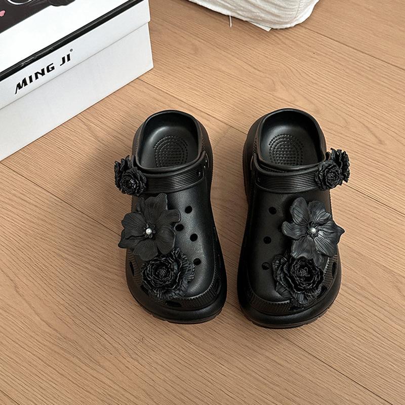 Fashion Versatile Casual Flower Hole Shoes Women's Summer New Design Versatile Classic Outer Sandals