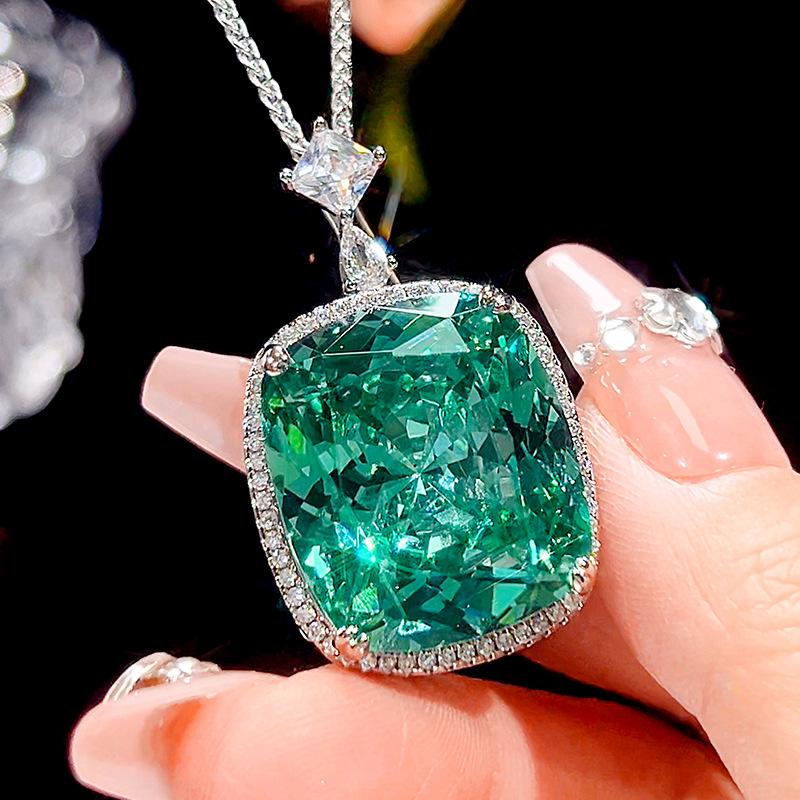 

Ювелирное изделие Имитация Пара Зеленый Роскошный Кулон Главный камень 20 * 23