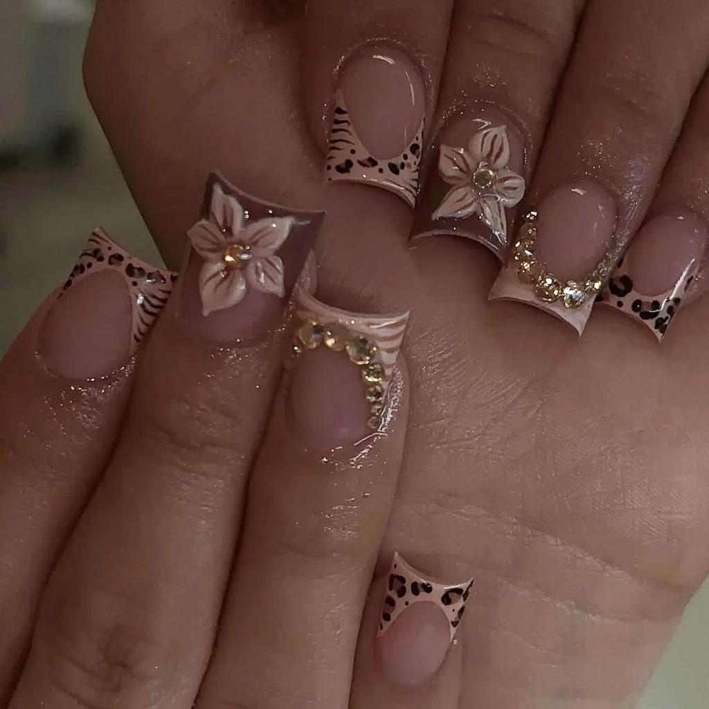 24Pcs Leopard Print French Press On Nails, Short Square Fake Nails with 3D Flower & Rhinestones