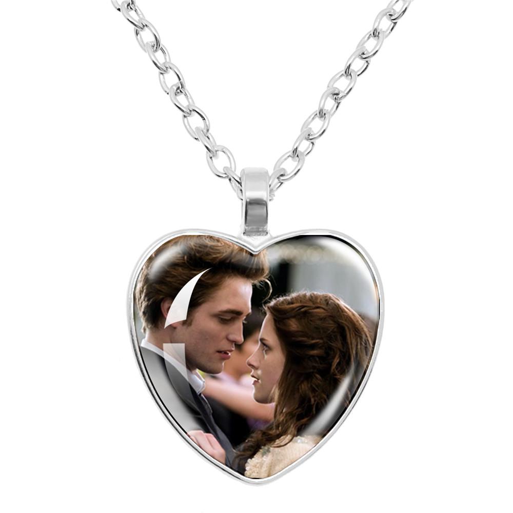 Twilight Movie Necklace Vampire Bella Edward Jacob Renesmee Character Glass Heart Pendant Necklace Men Women Jewelry Gift