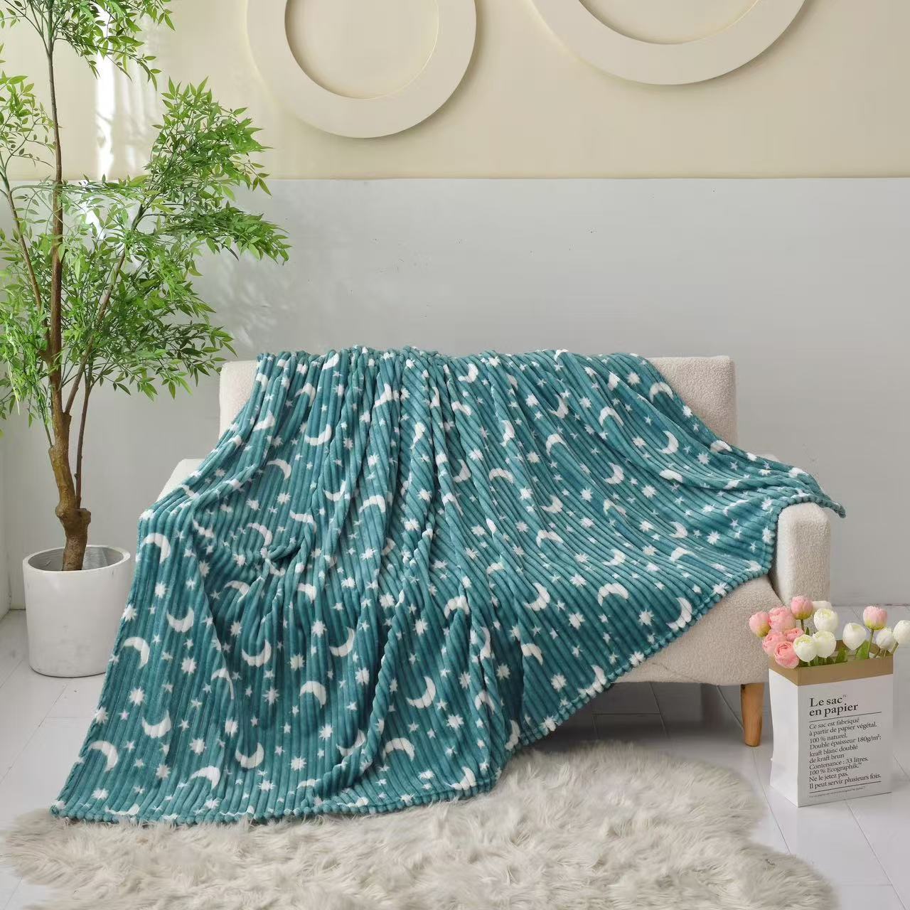 Ruffled Star and Moon Striped Blanket, Nap Blanket, Flannel Throw, All-Season Fleece Blanket, Air-Conditioning Blanket 70*100cm