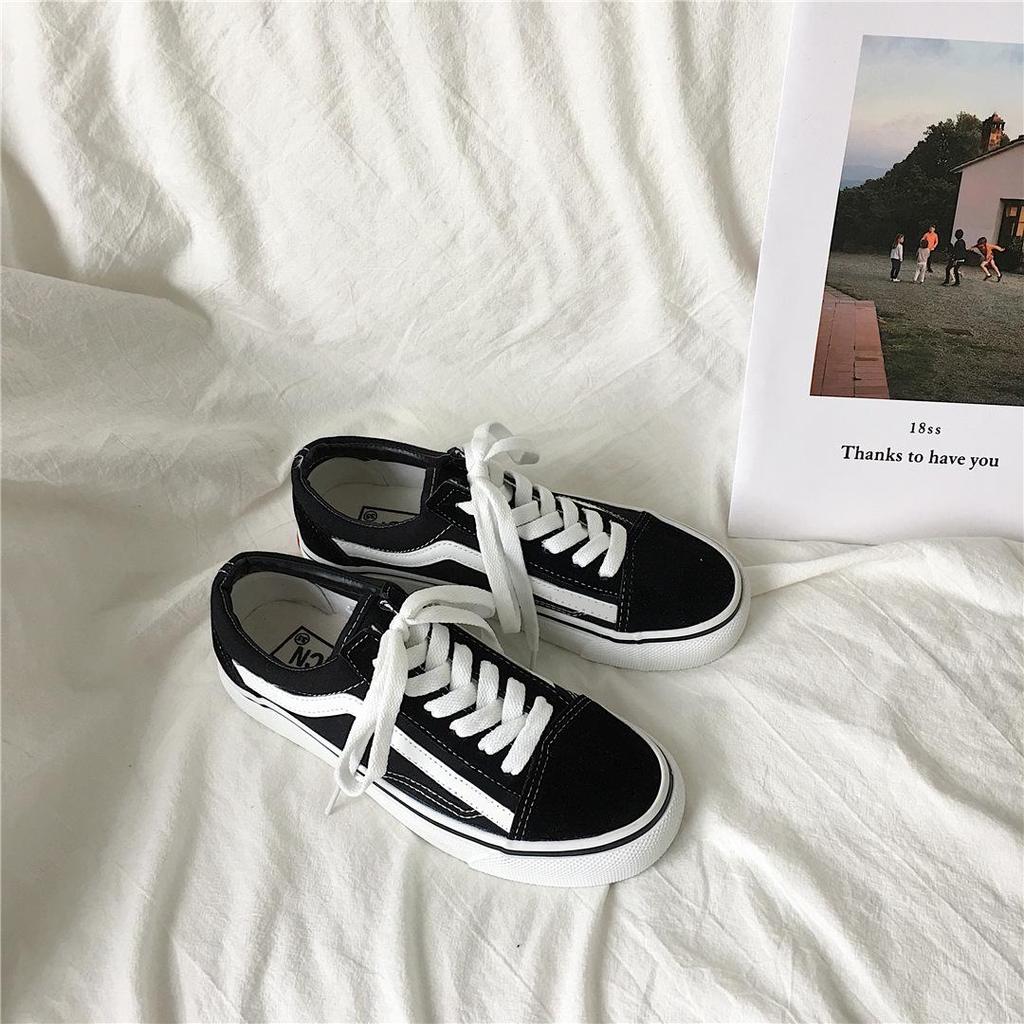 Jarní černé plátěné skate boty 2025 - Korejský styl, Ulzzang Harajuku, Unisex, Všestranný street styl pro studenty.