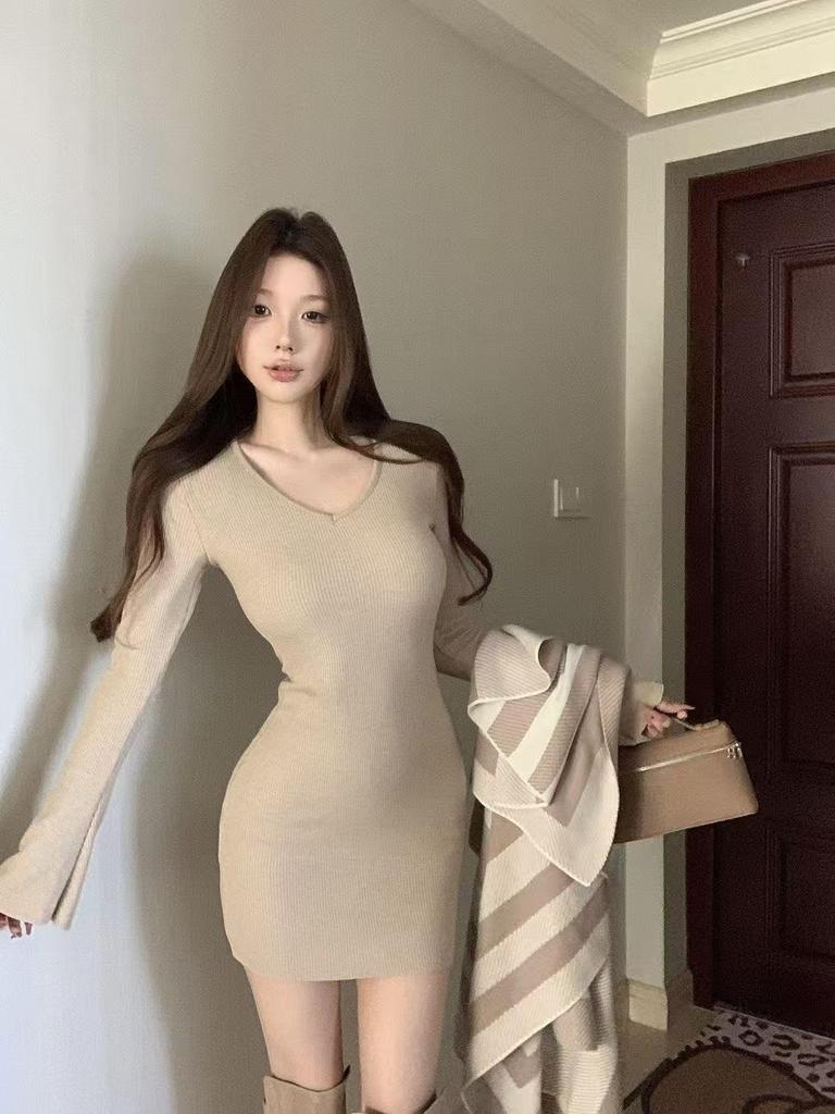 Spicy V-Neck Knit Dress: 2026 Slimming Hip-Hugging Style