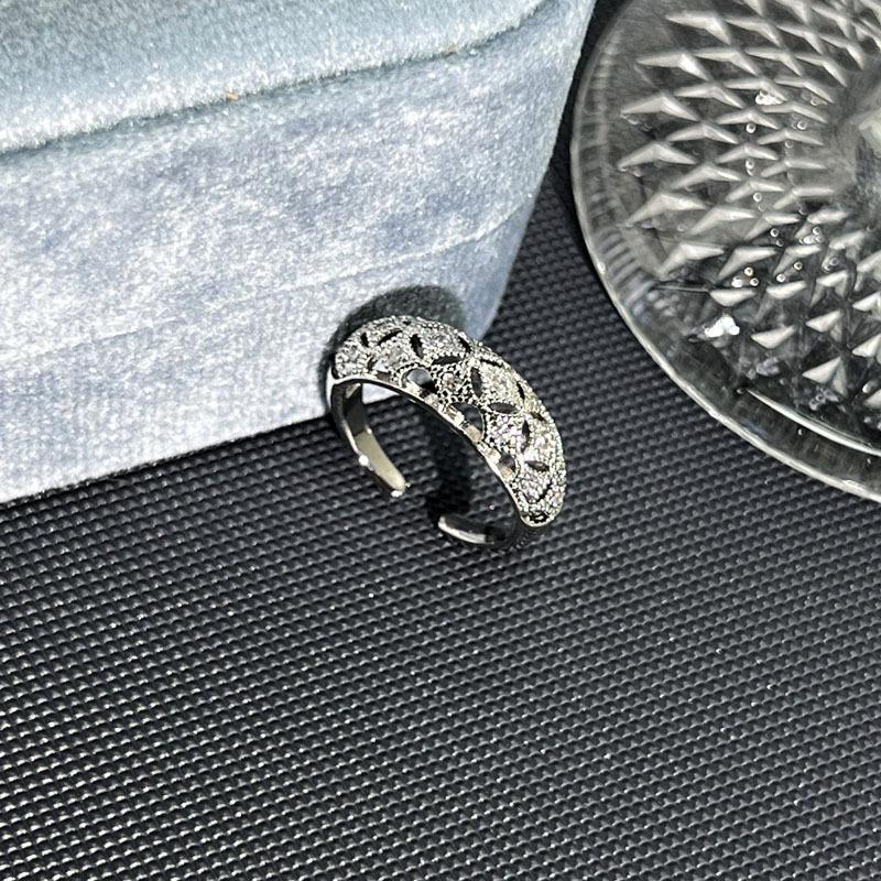 

2026 Retro Atmosphere Full of Diamonds Hollow Flower Brushed Personality Fashion Ring Cold Wind Niche Simple Versatile Ring Resizable