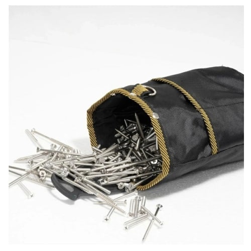 This belt pouch features a two-tiered design with a spring-loaded closure and a removable tool holder for easy attachment and detachment. It can also