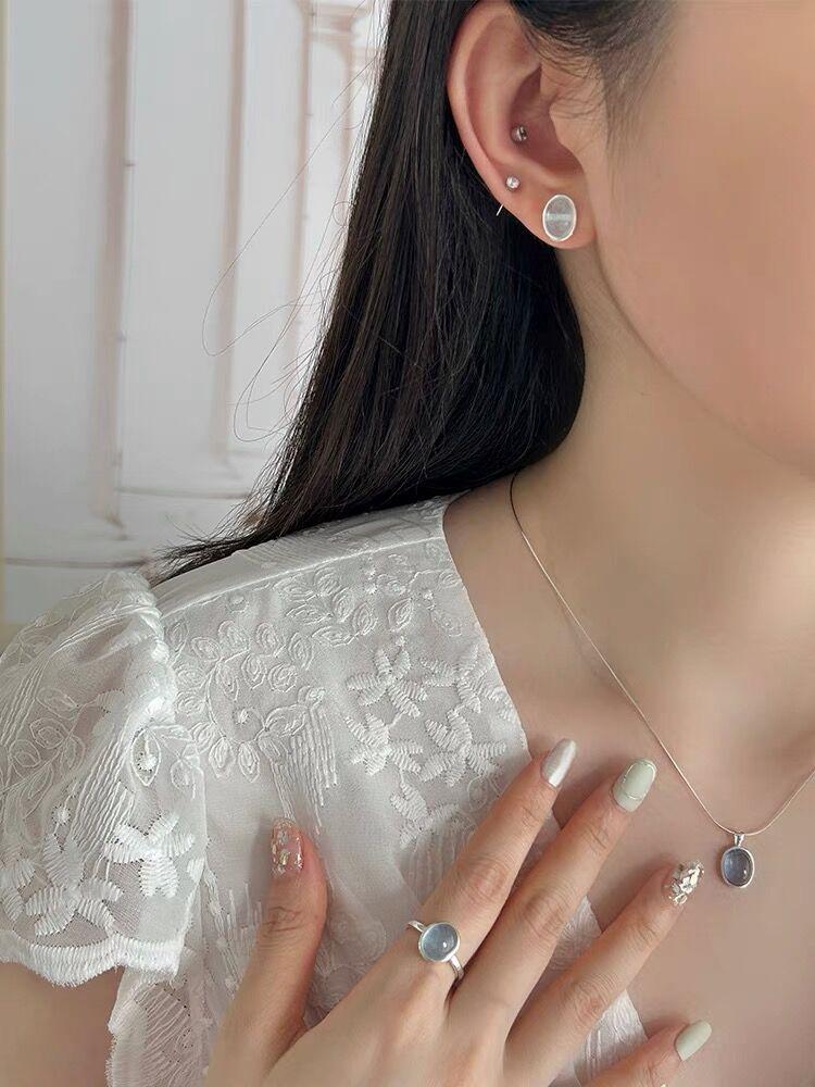 Boucles d'oreilles Clous Ovales Aigue-marine en Argent Sterling S925 pour Femmes - Style Élégant, Polyvalent et Cool.