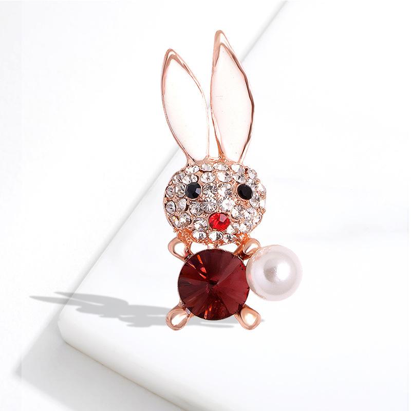 Fashion Cute Bunny Brooch Summer Clothes with Accessories High Sense Light Luxury Exquisite Animal Rabbit Corsage Woman