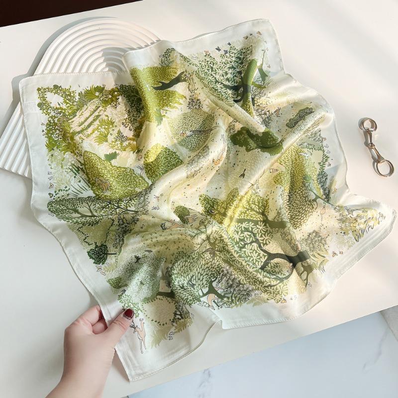 Spring new magnolia floral silk small square scarf women's high-end mulberry silk silk scarf scarf elegant silk scarf gift