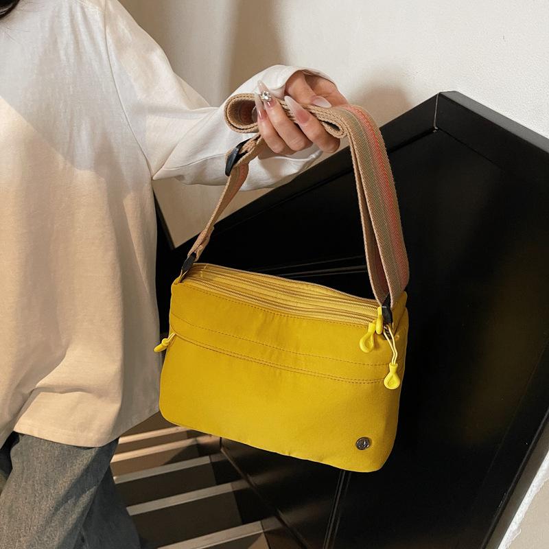 Simple and lightweight casual nylon bag cross-border new commuting fashion large-capacity shoulder bag small square bag messenger bag