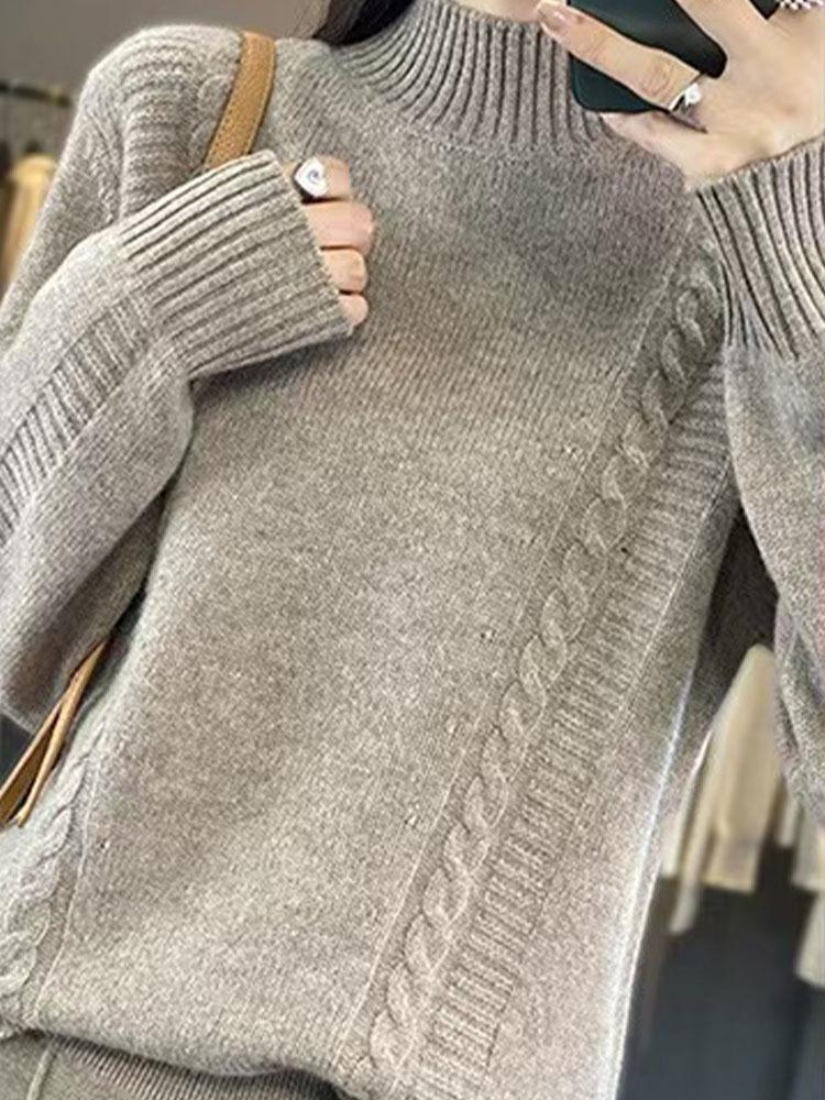 Women's Short Loose Wool Turtleneck Sweater - Solid Color Long Sleeve Knitwear