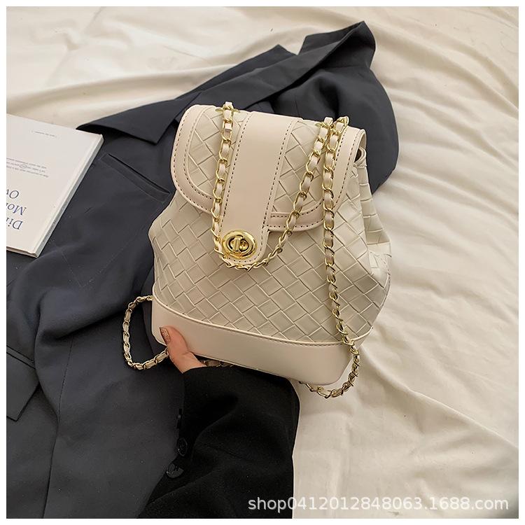 

Niche portable small bag women s 2025 new fashion diamond bucket bag small fragrant wind chain versatile strip backpack