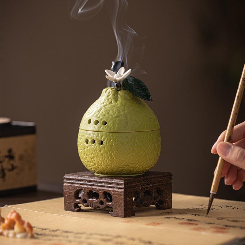 New Creative Fruit Pear Incense Burner Household Indoor Aromatherapy Burner Sandalwood Burner Pan Incense Burner Ceramic Ornament