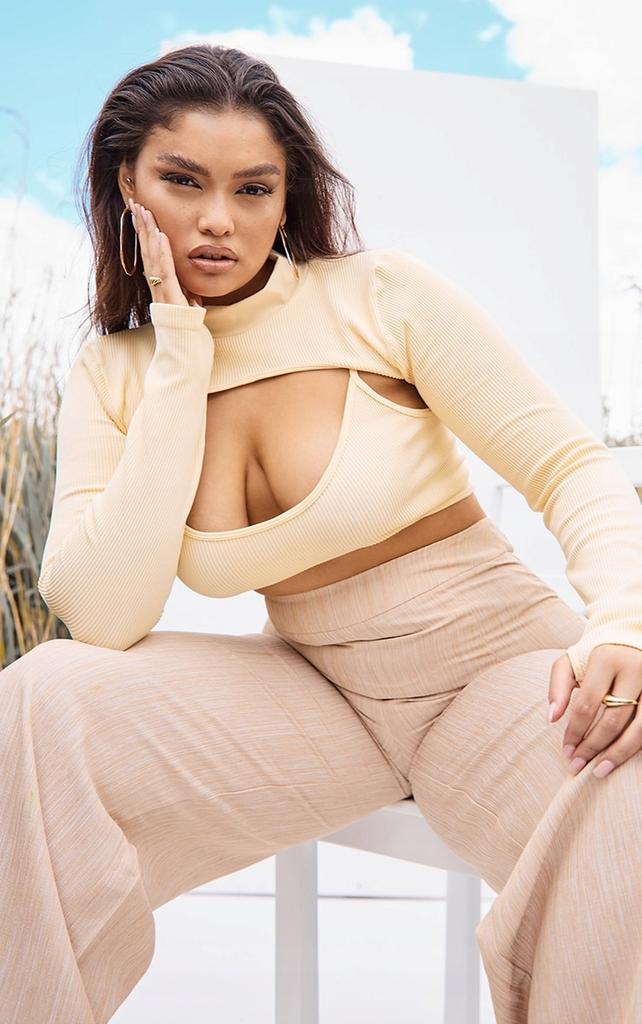 Prettylittlething Plus Bluzka Beżowa Xl 1Z5G1_B*